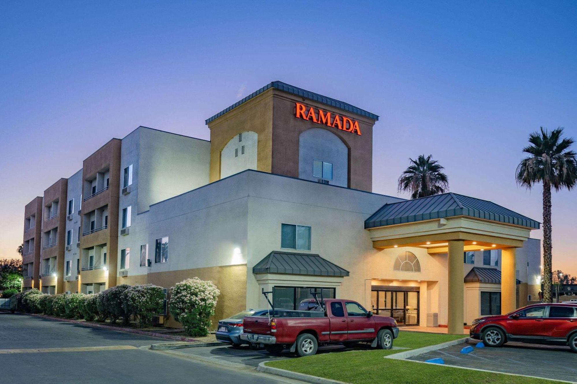 מלון Ramada By Wyndham בייקרספילד מראה חיצוני תמונה
