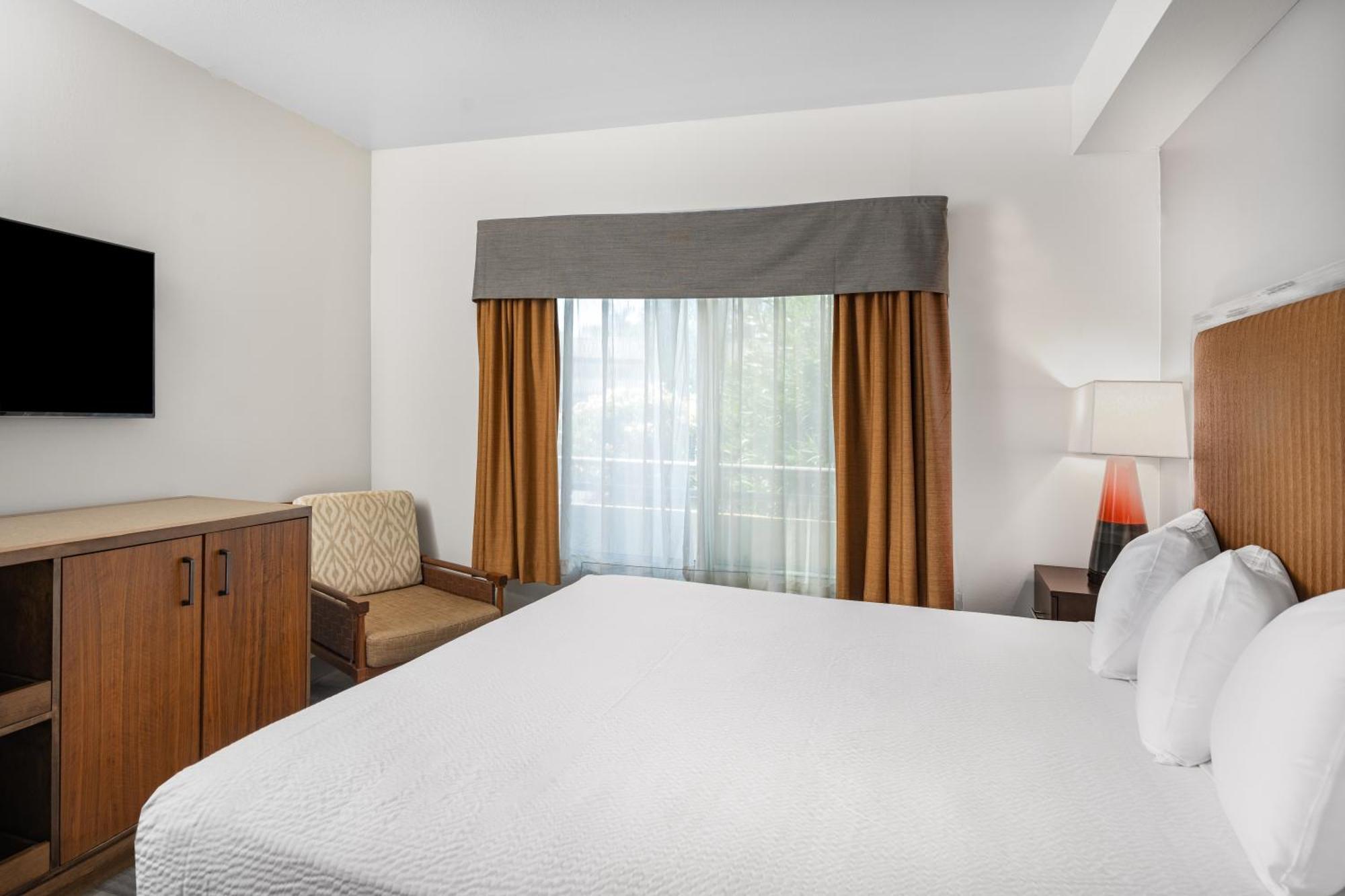 מלון Ramada By Wyndham בייקרספילד מראה חיצוני תמונה