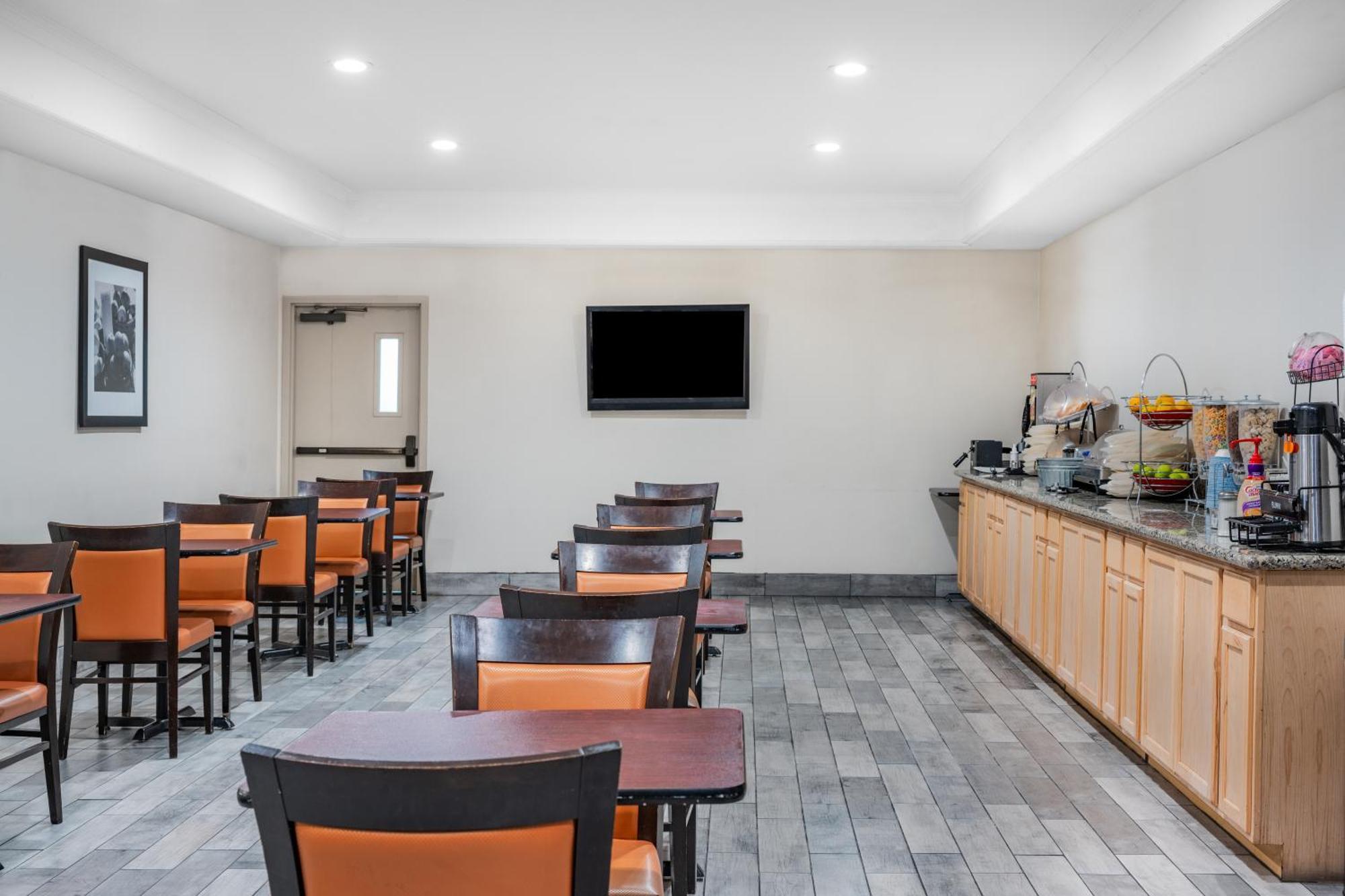 מלון Ramada By Wyndham בייקרספילד מראה חיצוני תמונה