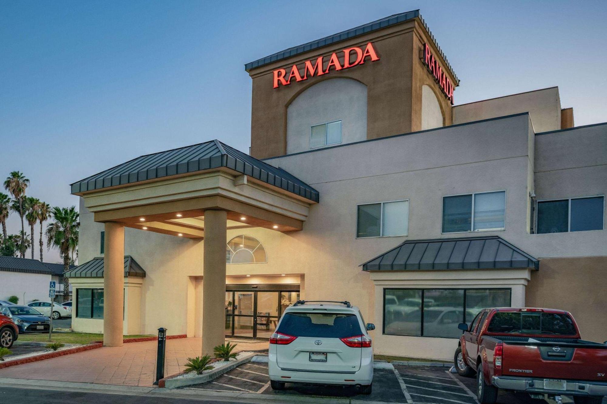מלון Ramada By Wyndham בייקרספילד מראה חיצוני תמונה