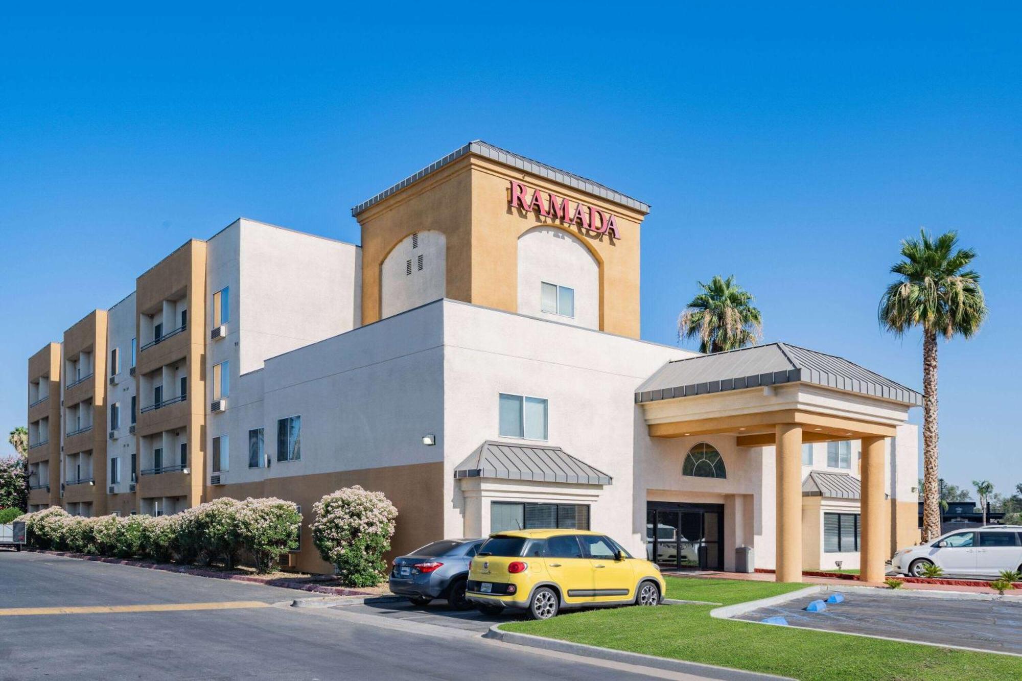 מלון Ramada By Wyndham בייקרספילד מראה חיצוני תמונה