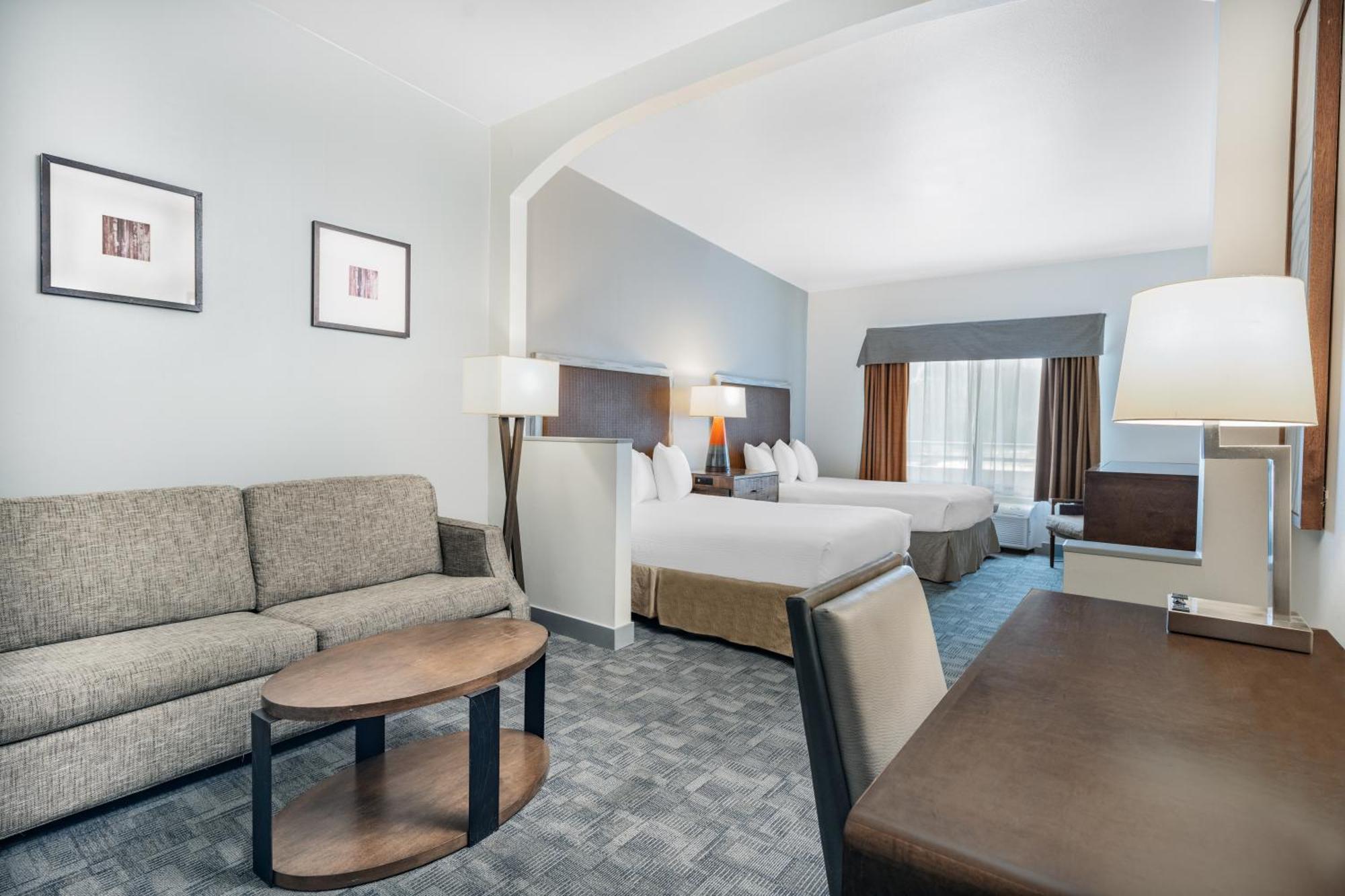 מלון Ramada By Wyndham בייקרספילד מראה חיצוני תמונה