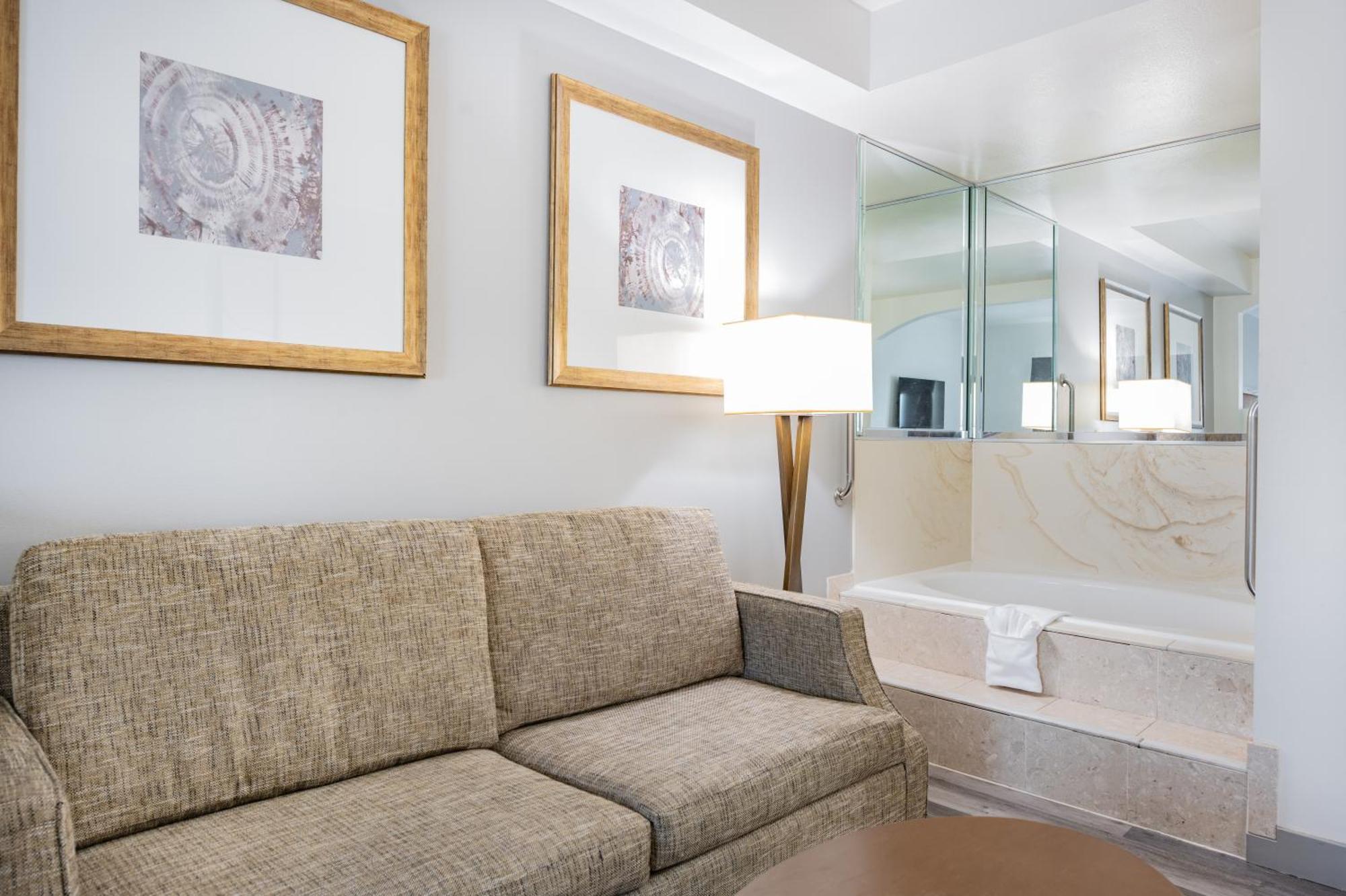 מלון Ramada By Wyndham בייקרספילד מראה חיצוני תמונה